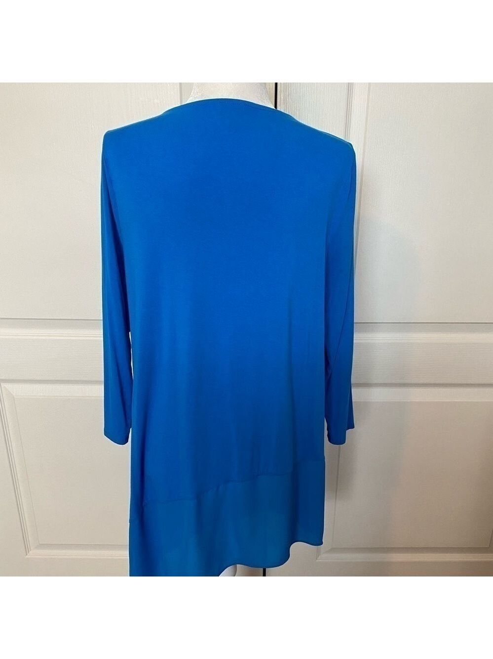 Vince Camuto Blue Asymmetrical Hem Long Sleeve Top Size M - Picture 6 of 10